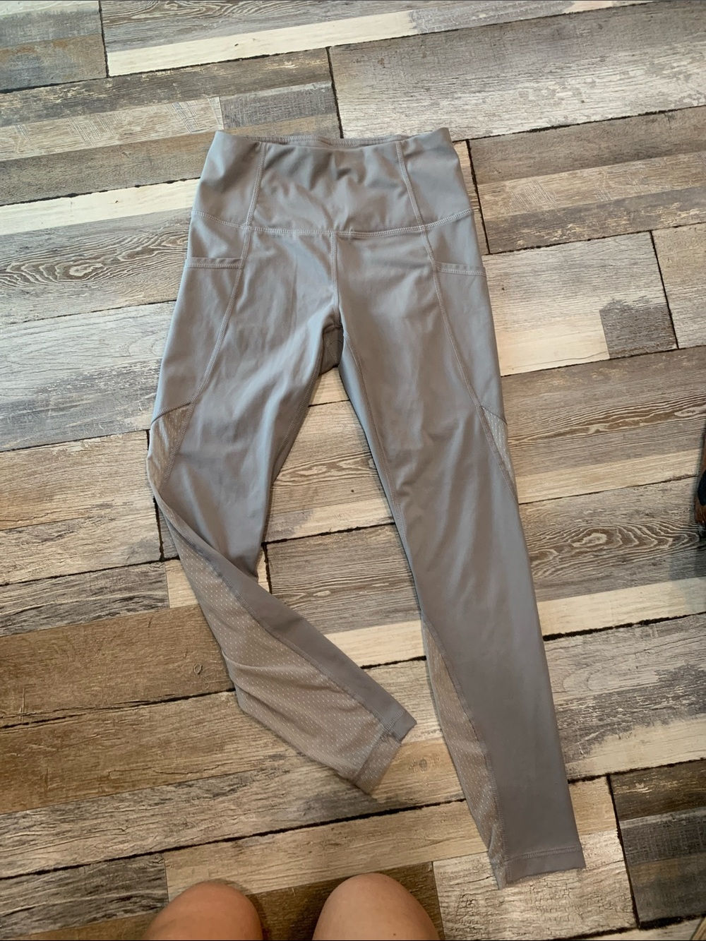 #172 Active Life Light Gray Performance Leggings with Mesh Insets